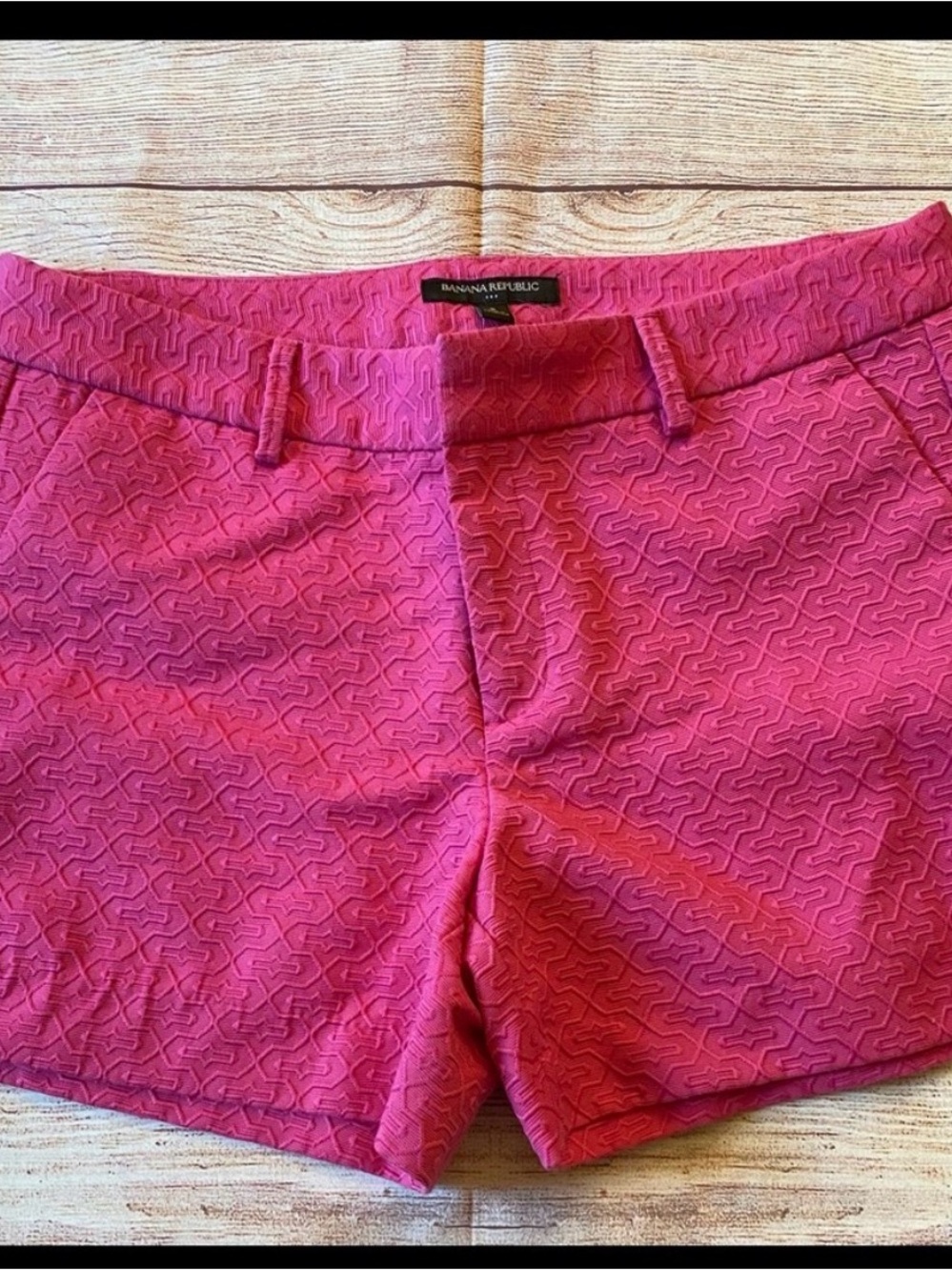 Banana Republic 4 Inseam, Hot Pink Shorts, Cool Design, Size 8.